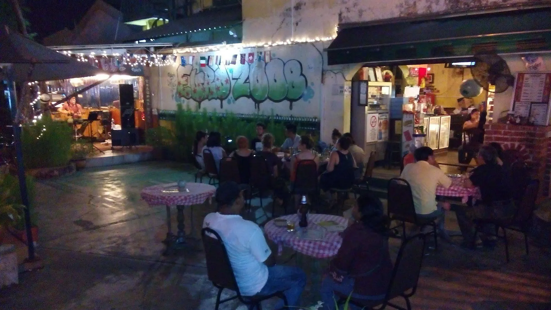 Discovery Cafe And Guesthouse Malacca